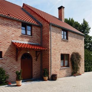 Brick hand molding...