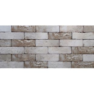 Brick hand molding Bromo