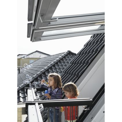 Окно-балкон Velux Cabrio для мансарды