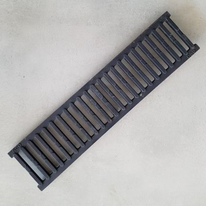 Lattice iron crevice tray drain water...