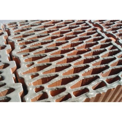 Укладка блоков Heluz Family 50 на минеральный клей