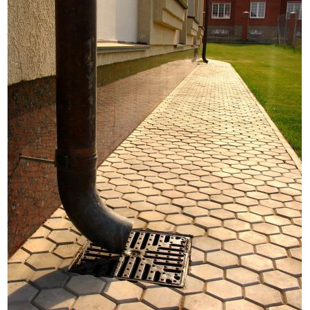 Дождеприемник-пескоуловитель пластиковый 433х433 черный