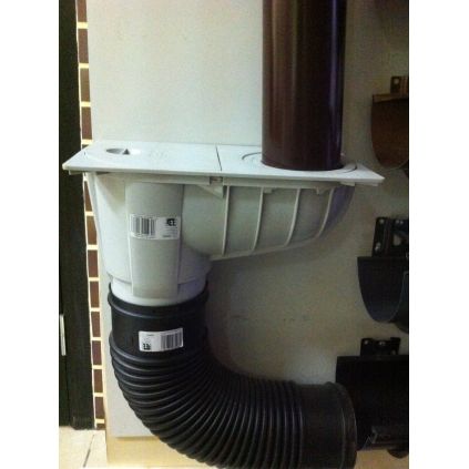 Дождеприемник водосточных систем с вертикальным отводом.