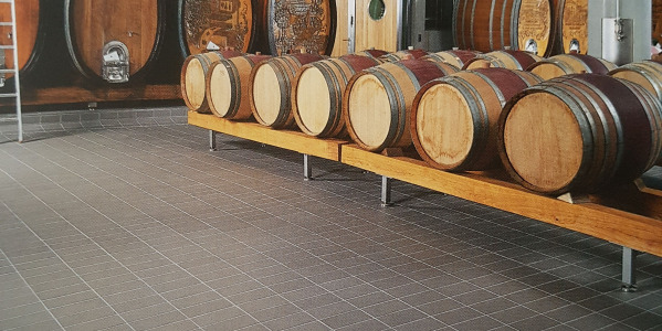 Ferrum acid-resistant tiles for breweries, wine cellars, fish shops, dairies