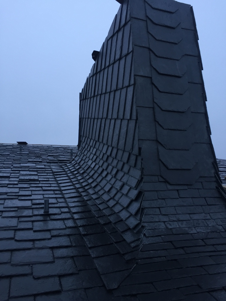 Chimney lining with roofing slate